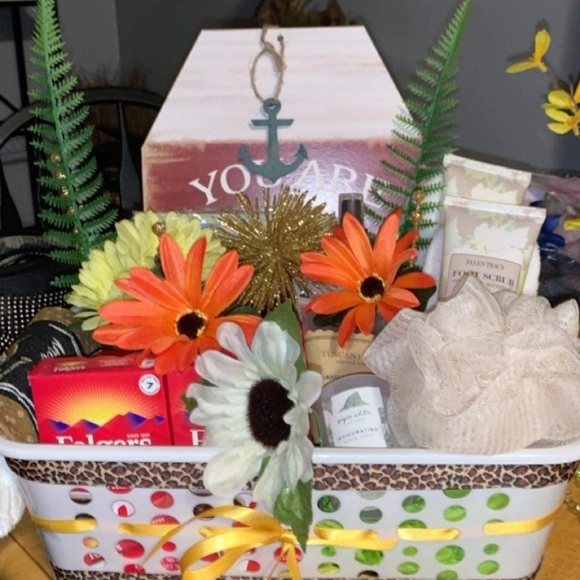 All Occasions Baskets/Boxes Made to order - Picture 11 of 12
